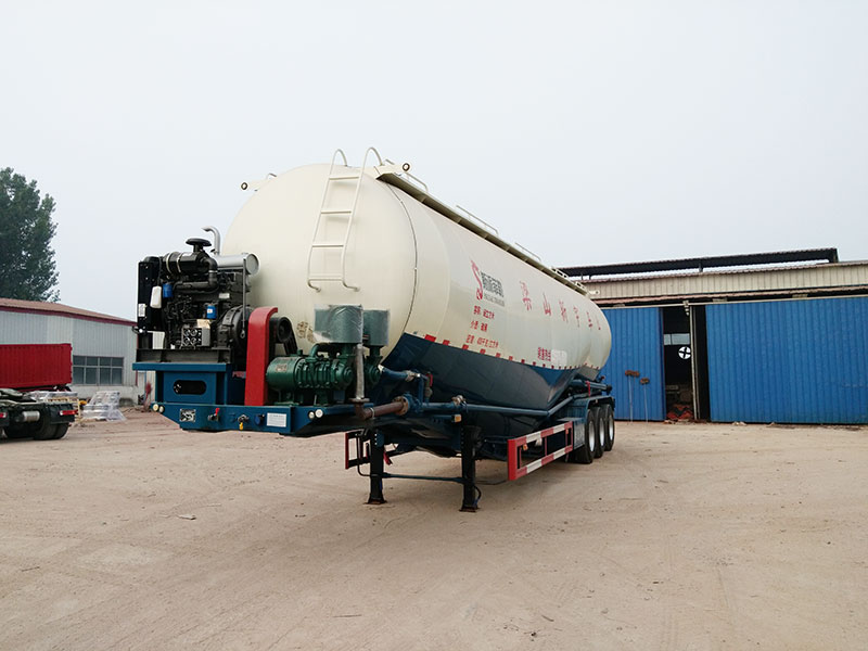 粉粒物料半挂运输车